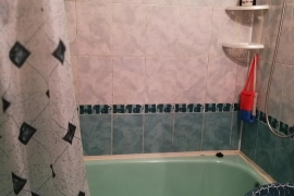 Продам 2 к в Дубках. 